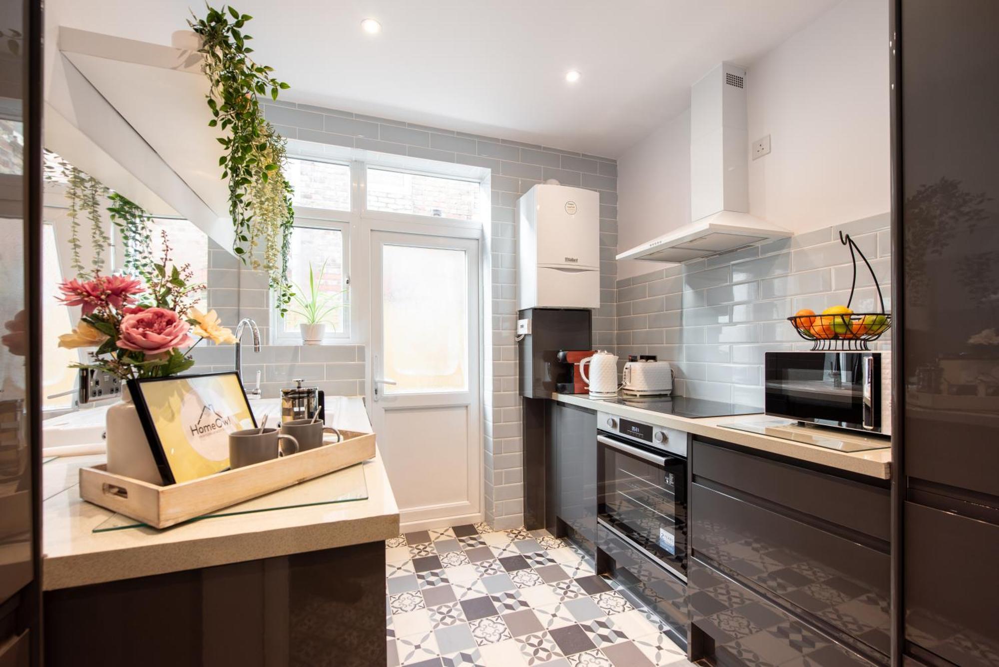 Victorian 2Br Apartment, King Beds, Fast Wifi, Near Shops, Cafes & Transport, E17 Londres Exterior foto