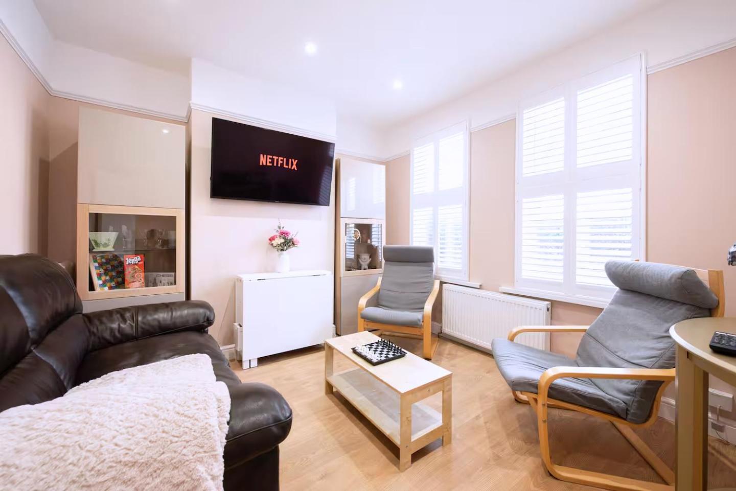 Victorian 2Br Apartment, King Beds, Fast Wifi, Near Shops, Cafes & Transport, E17 Londres Exterior foto